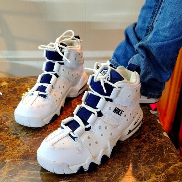 Nike Air Barrage Mid White/Navy – Size 5.5 – Retro Basketball/Trainer - Picture 1 of 9